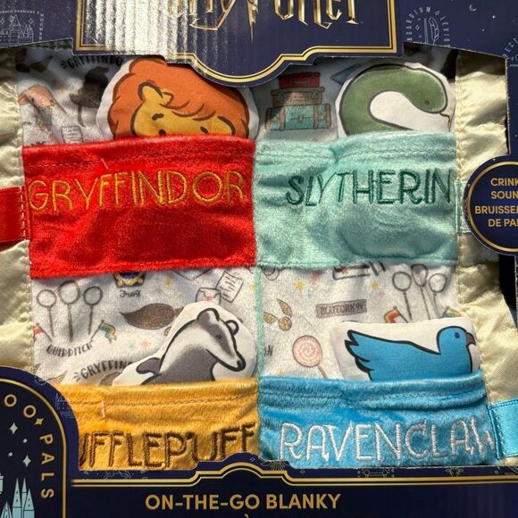 Kids Preferred Harry Potter™ Hogwarts™ House On the Go Blanket 4 Houses NWT - Picture 3 of 7